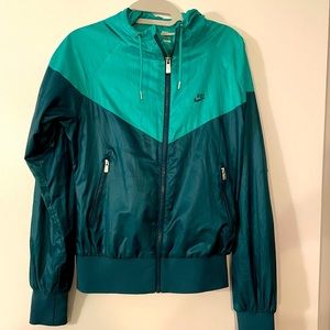 Nike women’s rain/running jacket